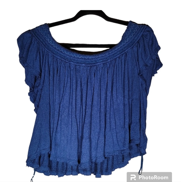 Free People Off Shoulder Raw Hem Keyhole Back Cropped Peasant Top Blue Size M - Picture 2 of 8